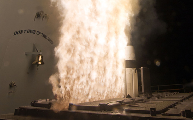 USSレイク・エリーから射出されるSM-3ブロック・IBミサイル