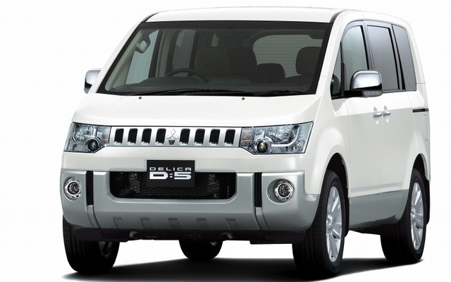 三菱・デリカD：5 D-Premium 4WD