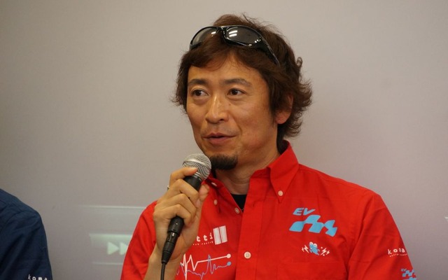 2013年3月に行われたTTレース参戦記者会見での松下ヨシナリ選手