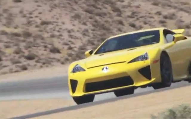 走行4.8万kmのレクサスLFAを試す人気俳優のポール・ウォーカー