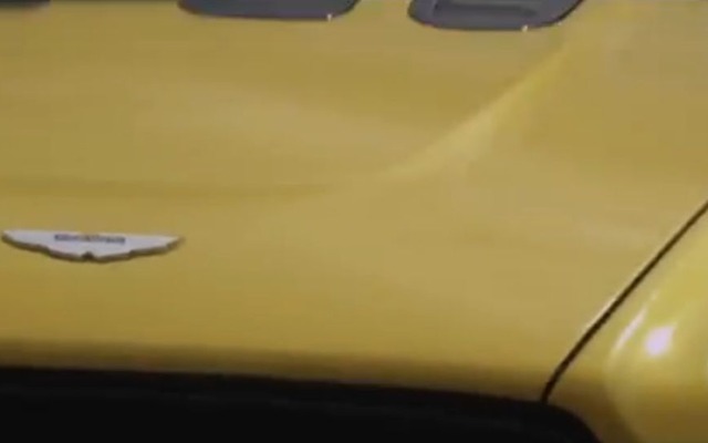 アストンマーチンの新型車の予告イメージ