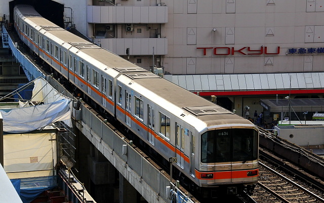 東京メトロ銀座線の渋谷駅。2012年度の地下鉄輸送人員は4年ぶりに増加に転じた。