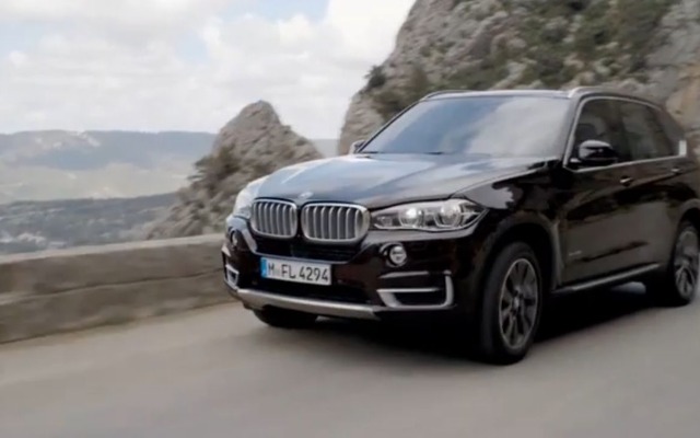 新型BMW X5の公式映像