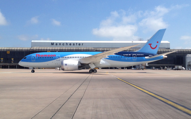 トムソン航空787ドリームライナー