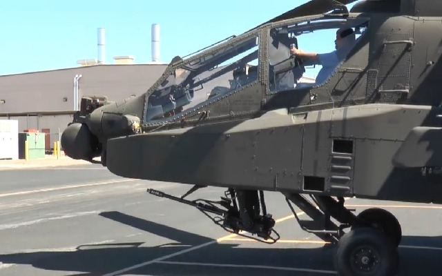 2000機目のアパッチ・ヘリコプターを出荷（動画キャプチャ）