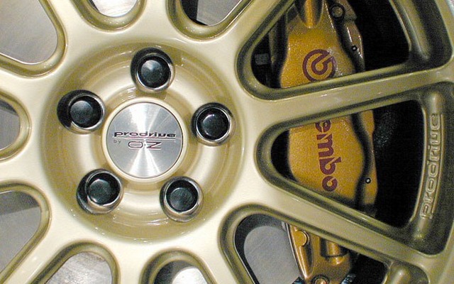【オートサロン2001速報】『WRX・STiプロドライブ』はココがアヤシイ