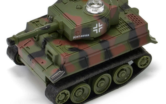 ラジコン戦車「ラジ・コンバット USB 戦車RC」の新モデル「ティーガーI レオパルト2迷彩」