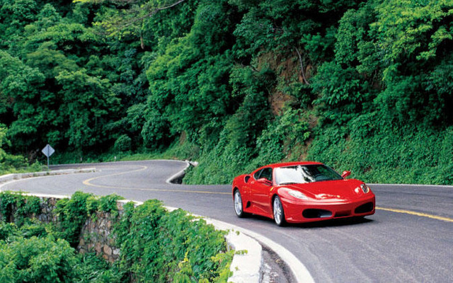 車両価格2205万円也。フェラーリ F430 の保険料はいくら?
