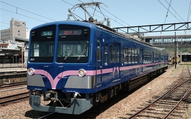 近江鉄道の900形。西武鉄道から譲り受けた新101系を改造した。