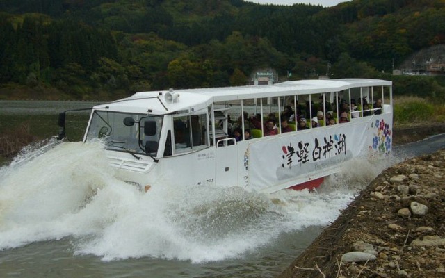 2012年10月に実施した際の水陸両用バス。