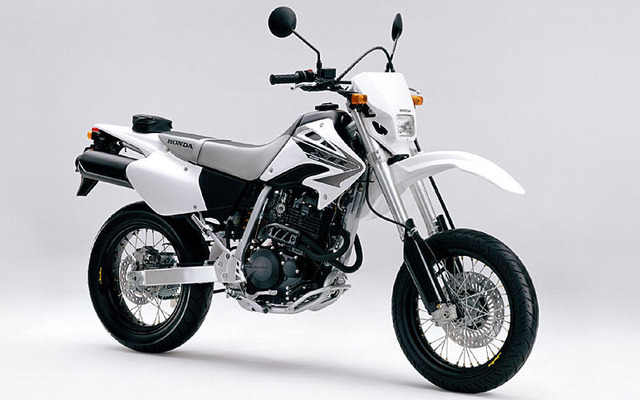 ホンダ、スーパーモタードイメージの新型バイク