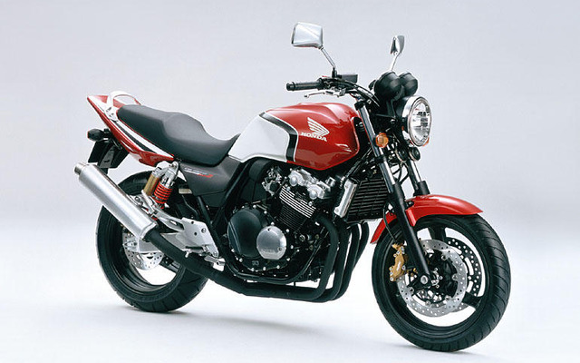 CB400スーパーFOURをマイナーチェンジ