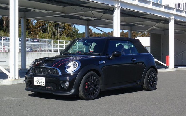 MINI コンバーチブル JCW（ジョン・クーパー・ワークス）
