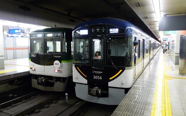 京阪電鉄の三条駅。祇園祭の宵山当日は同駅発の列車が増発される。