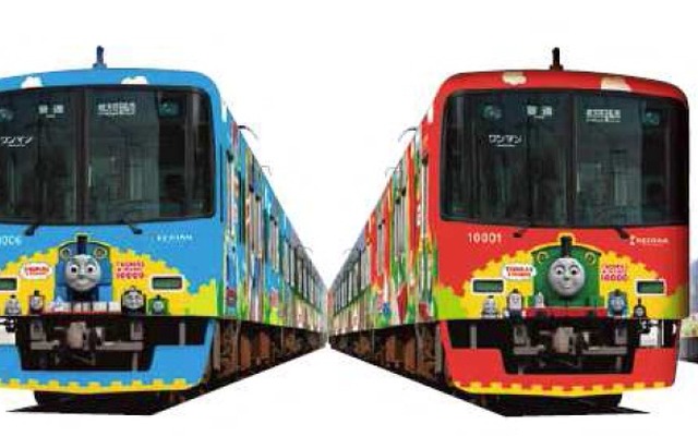 左から「700形きかんしゃトーマス号2013」「10000系きかんしゃトーマス号2013」「10000系きかんしゃパーシー号2013」「3000系きかんしゃトーマス号2013」。左から3番目の「きかんしゃパーシー号2013」が7月19日から運転を開始する。