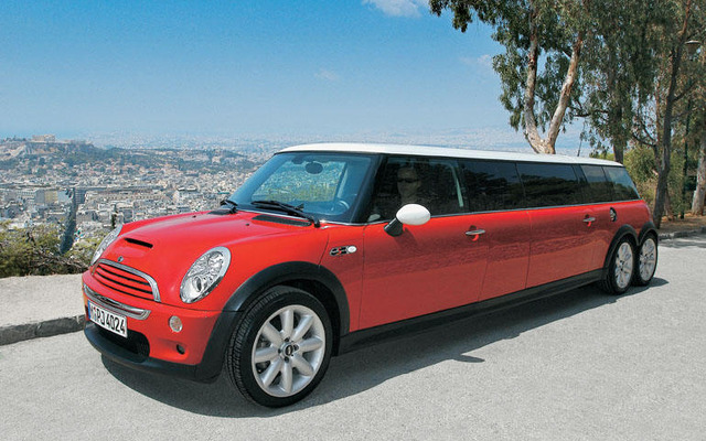 MINIのリムジン?　日本初上陸