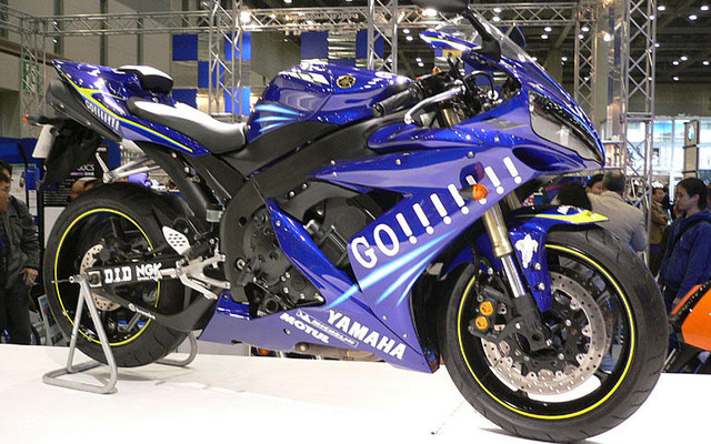 【東京モーターサイクルショー05】ヤマハのモトGPレプリカ限定パーツ