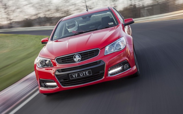 新型ホールデン VF SS VレッドラインUte