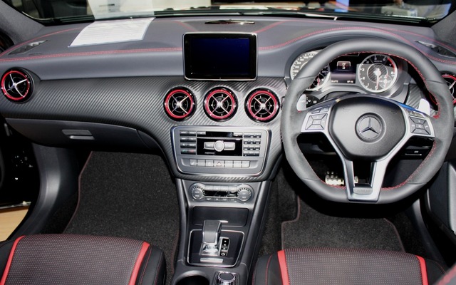 メルセデスベンツ・A 45 AMG 4MATIC