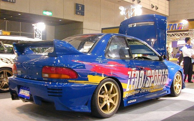 【オートサロン2001速報】ゼロスポーツ、地味な『リトナ』に燃えろ