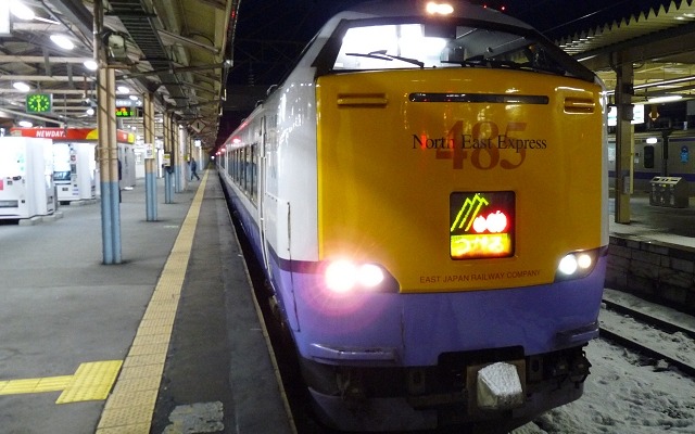 青森7時15分発の増発列車は485系を使用する。写真は特急「つがる」で運用されている485系3000番台。