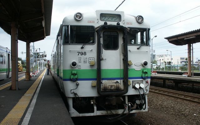 「えさし号」で使用される予定のキハ40形。車内は畳敷きではなく、通常の座席が設置されている。