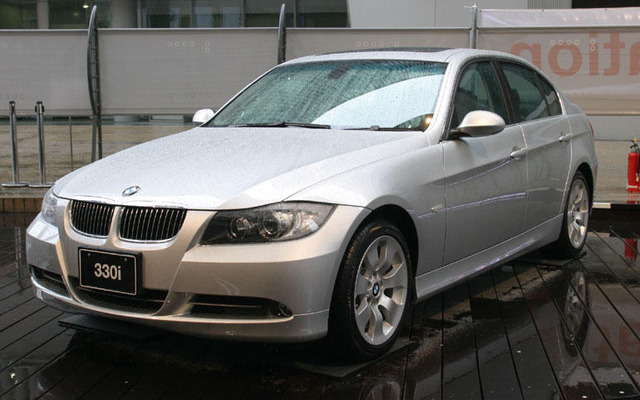 【BMW 3シリーズ 新型発表】320iは59万円値下げ?　戦略的価格