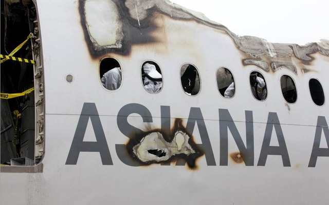 着陸失敗後に火災を起こしたアシアナ航空777
