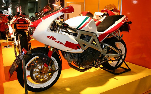 【東京モーターサイクルショー05】イタリアントリコロール…ビモータ写真蔵