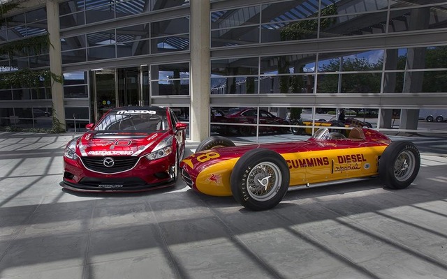 新型マツダアテンザの「SKYACTIV-Dクリーンディーゼル」レーサーと1952年のカミンズ・ディーゼル・スペシャル