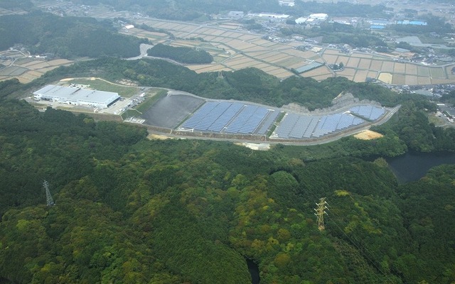 タカタ九州 有田製造所に設置した メガソーラーパネル