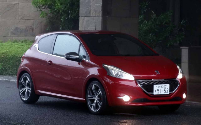 試乗会で用意されたプジョー208GTi