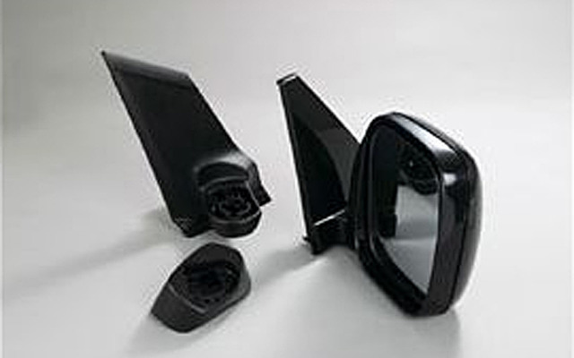 ドアミラーに使用される高機能樹脂
