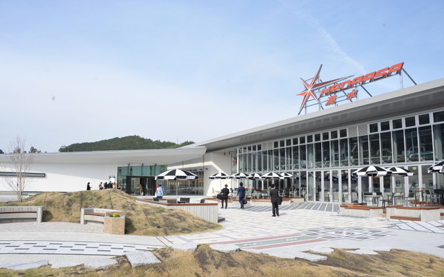 11日、デザインコンテスト大会や試乗会、安全講習会が行われる新東名清水PA