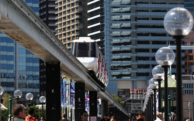 シドニー中心部を走るモノレール。今年6月末で廃止され、軌道の撤去が始まる