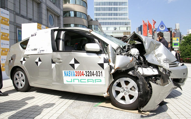 【自動車アセスメント2004】平成16年度分の実験結果を公表
