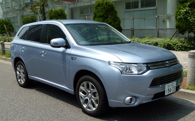 三菱アウトランダーPHEV