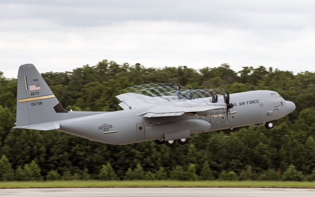 C-130Jスーパー・ヘラクレス輸送機