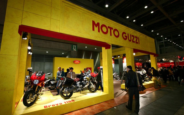 【東京モーターサイクルショー05】際立つ個性…モトグッチ 写真蔵