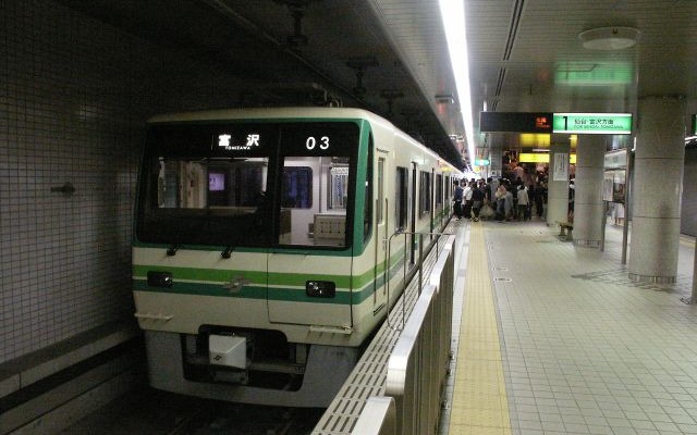 仙台市営地下鉄南北線の泉中央駅。南北線は2014年度からICカードを導入する予定。