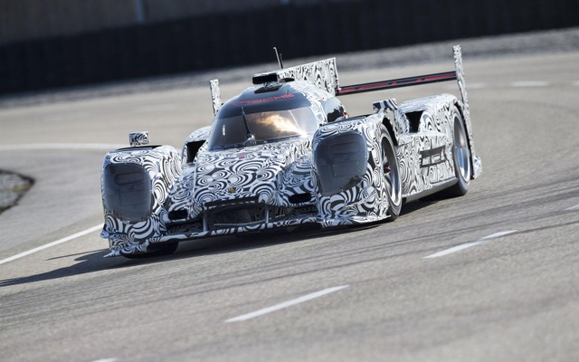 ポルシェの新LMP1レーシングカー