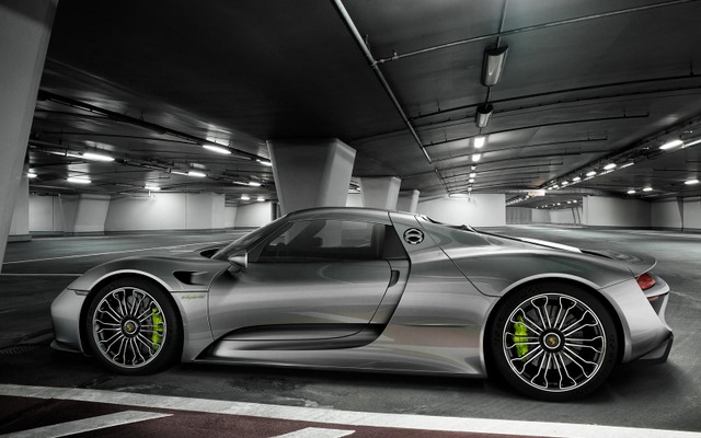ポルシェ 918スパイダー の量産モデル