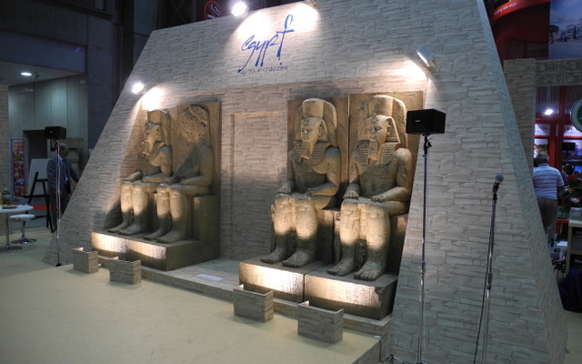 エジプトのブースにはアブシンベル神殿（旅博13）