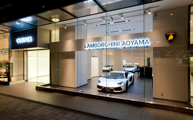 ランボルギーニ青山グランドオープン、クルマの販売にはいいパートナーが必要