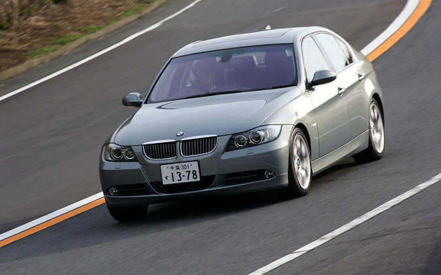 【BMW 3シリーズ詳報】流せばジェントル、踏めばスポーティな330i