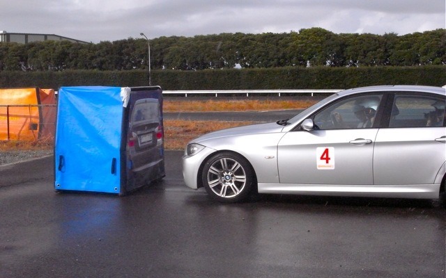 先代のBMW3シリーズに追加装着された衝突事故軽減ブレーキ