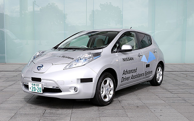 日産の自動運転システム開発車両