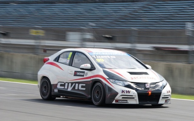シビックWTCC、伊沢選手テスト走行のようす（参考画像）