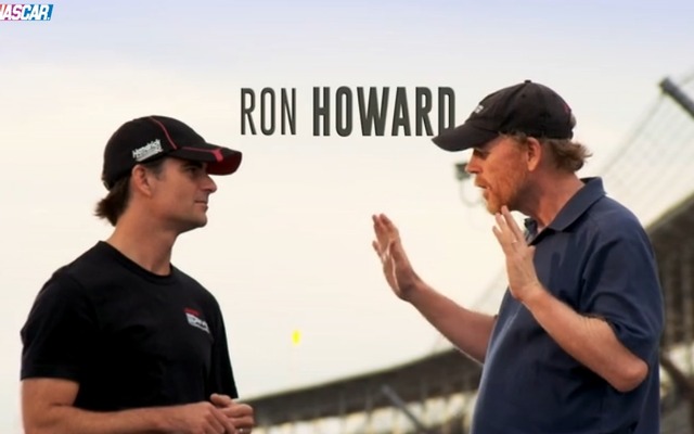 ロン・ハワードと語り合うジェフ・ゴードン（動画キャプチャ）