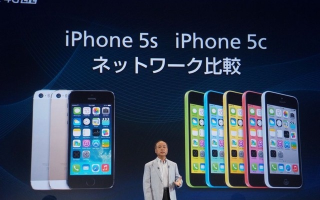 3キャリアで発売されるiPhone 5s、5c。ソフトバンクはネットワークにおける他社との違いを強調した